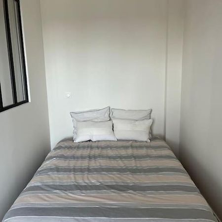 Apartment With Balcony Near Disneyland. Esbly Exteriör bild