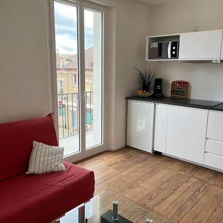 Apartment With Balcony Near Disneyland. Esbly Exteriör bild